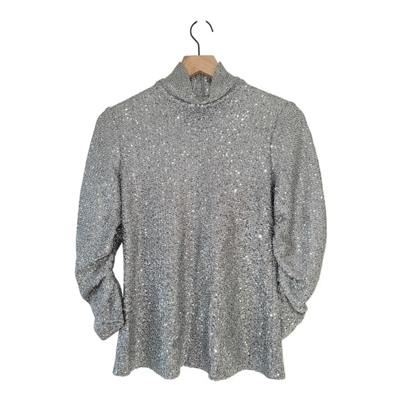 St. John Tops - St. John Glittering Silver Sequin Sparkling NYE party Top size M EUC